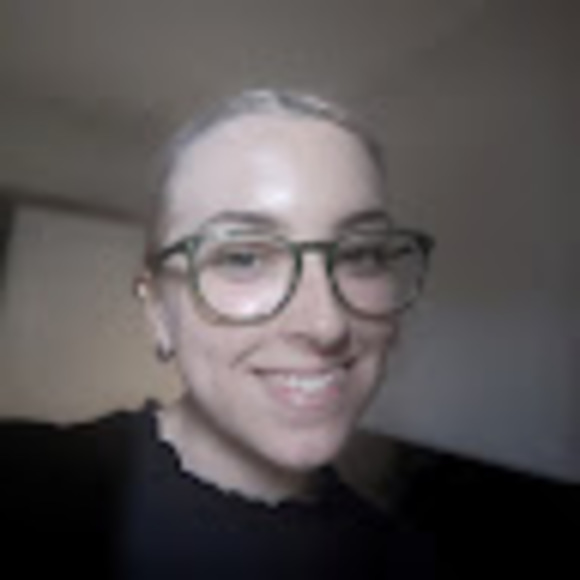 Meet your Posher, Emma - Picture 1 of 1